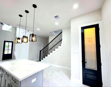 1071 Ferguson Way - Photo Thumbnail 45