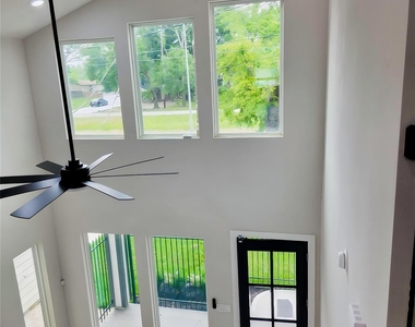 1071 Ferguson Way - Photo Thumbnail 6