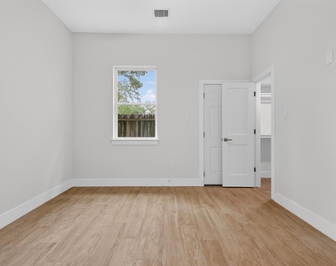 1071 Ferguson Way - Photo Thumbnail 23