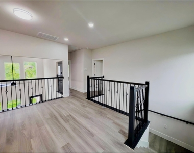 1071 Ferguson Way - Photo Thumbnail 5