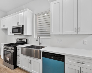 1071 Ferguson Way - Photo Thumbnail 21