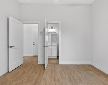 1071 Ferguson Way - Photo Thumbnail 39