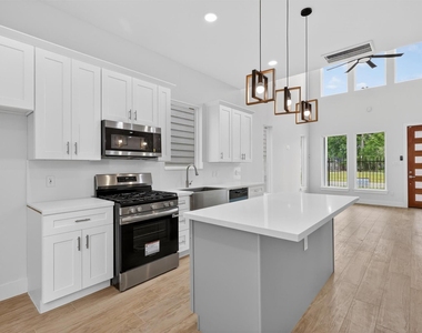 1071 Ferguson Way - Photo Thumbnail 19