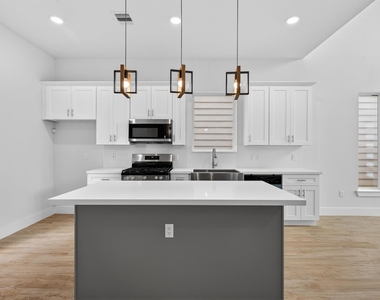 1071 Ferguson Way - Photo Thumbnail 18