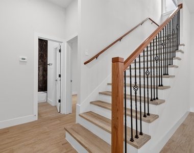 1071 Ferguson Way - Photo Thumbnail 22