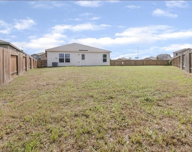 22622 Cloverland Field Drive - Photo Thumbnail 17