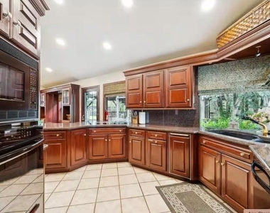 14111 Decker Drive - Photo Thumbnail 11