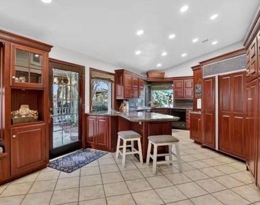 14111 Decker Drive - Photo Thumbnail 9