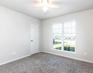 1022 Walnut Branch Lane - Photo Thumbnail 4