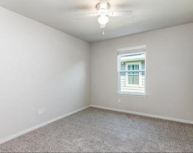 1022 Walnut Branch Lane - Photo Thumbnail 5