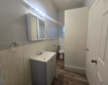 3523 Winnie Street - Photo Thumbnail 3