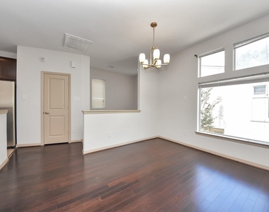 5326 Avenue J - Photo Thumbnail 9