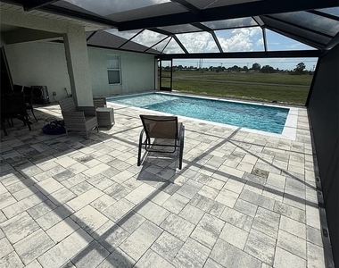 107 Ne 15th Terrace - Photo Thumbnail 1