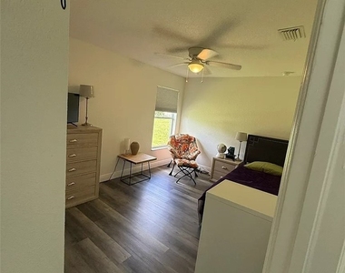 107 Ne 15th Terrace - Photo Thumbnail 7