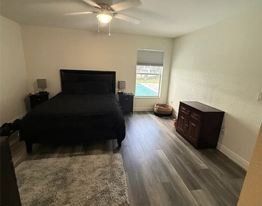 107 Ne 15th Terrace - Photo Thumbnail 8