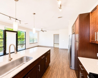2910 Milam St Street - Photo Thumbnail 2
