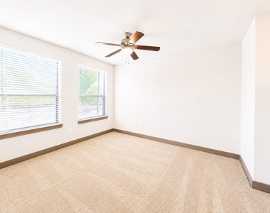 2910 Milam St Street - Photo Thumbnail 8