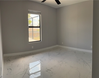 2505 Sw 17th Place - Photo Thumbnail 16