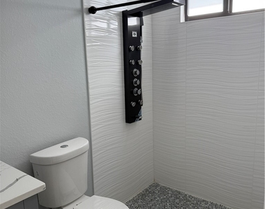 2505 Sw 17th Place - Photo Thumbnail 18