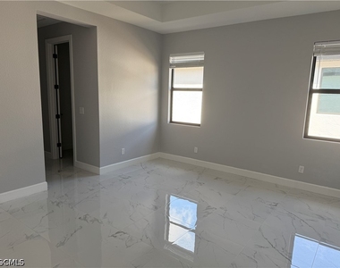 2505 Sw 17th Place - Photo Thumbnail 7