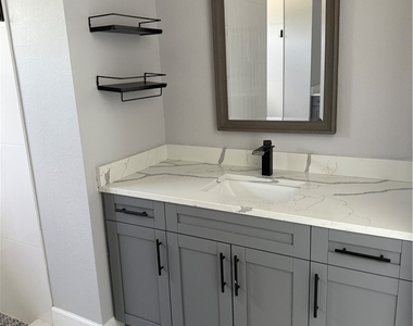 2505 Sw 17th Place - Photo Thumbnail 11