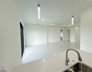 4332 Nw 32nd Street - Photo Thumbnail 9