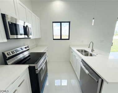 4332 Nw 32nd Street - Photo Thumbnail 3