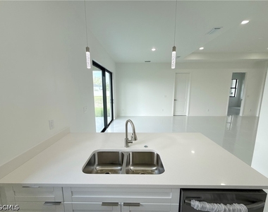 4332 Nw 32nd Street - Photo Thumbnail 7