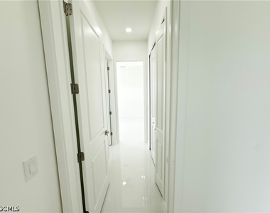 4332 Nw 32nd Street - Photo Thumbnail 15