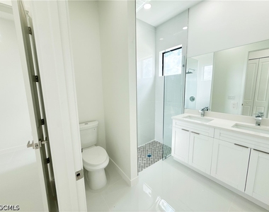 4332 Nw 32nd Street - Photo Thumbnail 16