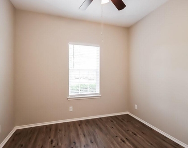 7003 Orchid Street - Photo Thumbnail 10