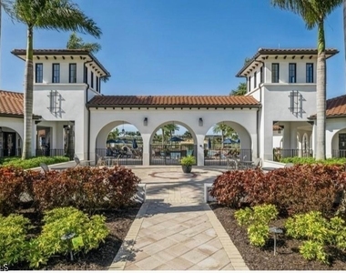 11784 Grand Belvedere Way - Photo Thumbnail 16