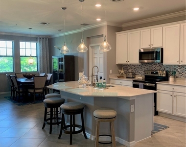 11784 Grand Belvedere Way - Photo Thumbnail 3