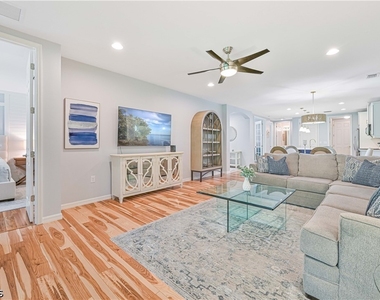 14919 Edgewater Circle - Photo Thumbnail 4