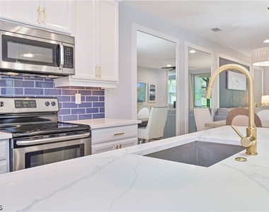 14919 Edgewater Circle - Photo Thumbnail 6
