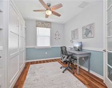 14919 Edgewater Circle - Photo Thumbnail 16