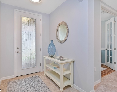 14919 Edgewater Circle - Photo Thumbnail 9