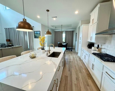 31019 Sun Valley Drive - Photo Thumbnail 17