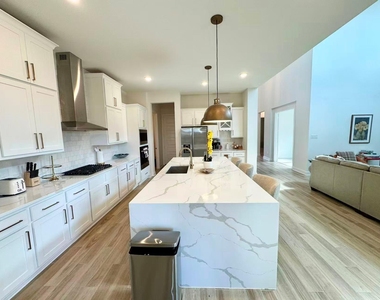 31019 Sun Valley Drive - Photo Thumbnail 19