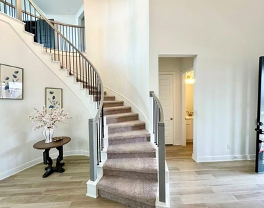 31019 Sun Valley Drive - Photo Thumbnail 3