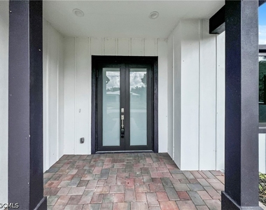 4306 3rd Street Sw - Photo Thumbnail 2