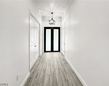 4306 3rd Street Sw - Photo Thumbnail 3