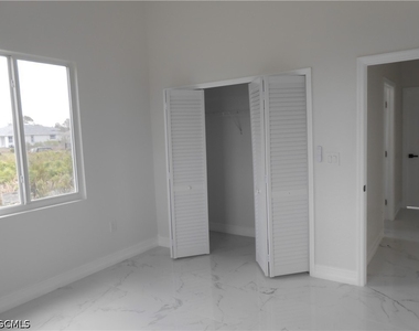 2809 55th Street W - Photo Thumbnail 11