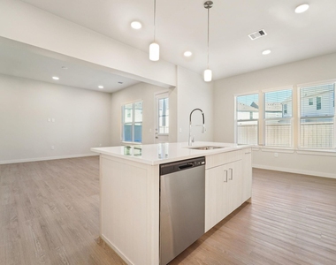 7407 Hadley Meadow Lane - Photo Thumbnail 17