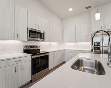 7407 Hadley Meadow Lane - Photo Thumbnail 16