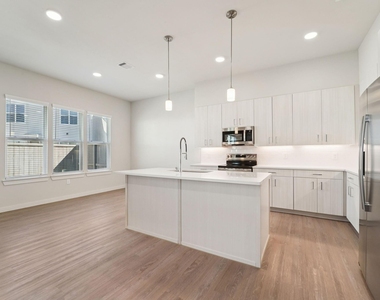 7407 Hadley Meadow Lane - Photo Thumbnail 13