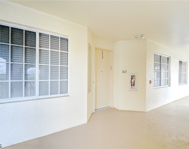 20051 Sanibel View Circle - Photo Thumbnail 15