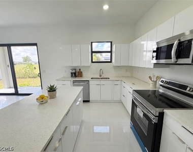 4134 Nw 32nd Lane - Photo Thumbnail 10