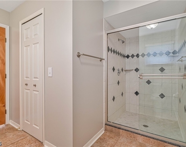 634 Se 32nd Street - Photo Thumbnail 16