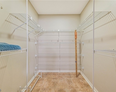 634 Se 32nd Street - Photo Thumbnail 15